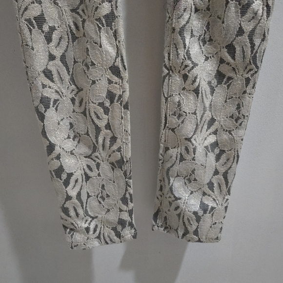 7 For All Mankind | Women's Cream And Gold Tone Lace Pattern Pant - Picture 5 of 12